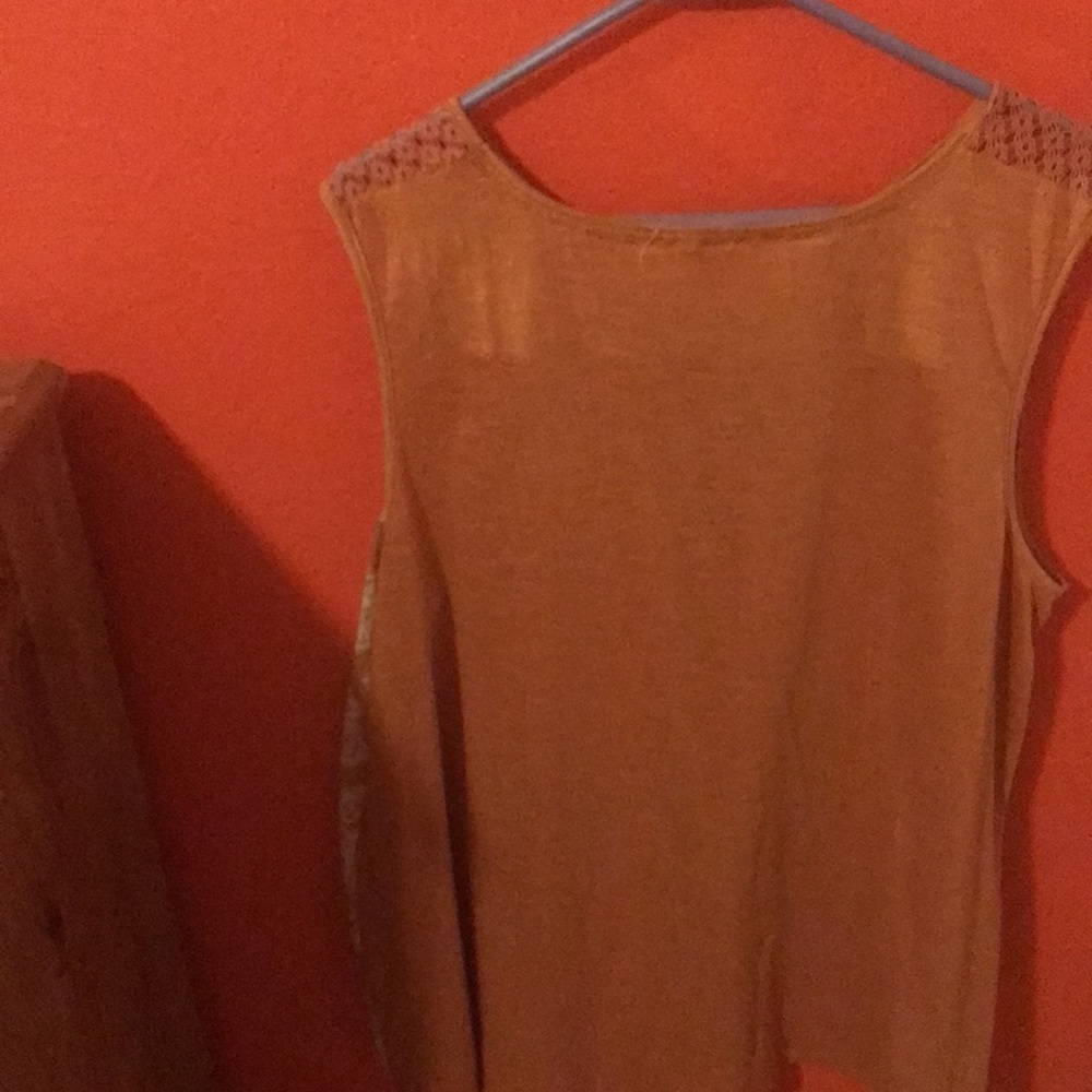 Gold top - Picture 2 of 2